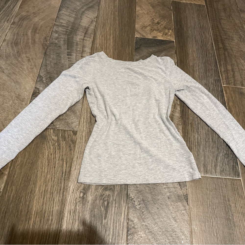 Piper Light Gray Long Sleeve Tee